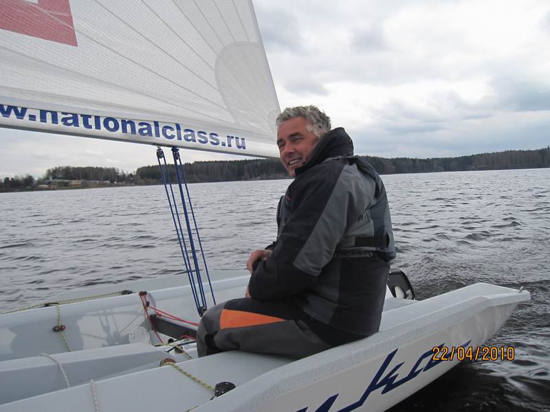 Александр Ежков, на воде, первый выход сезона, яхта на воде, эМ-Ка, подготовка к регате, тренировочный выход, яхт-клуб Пирогово.